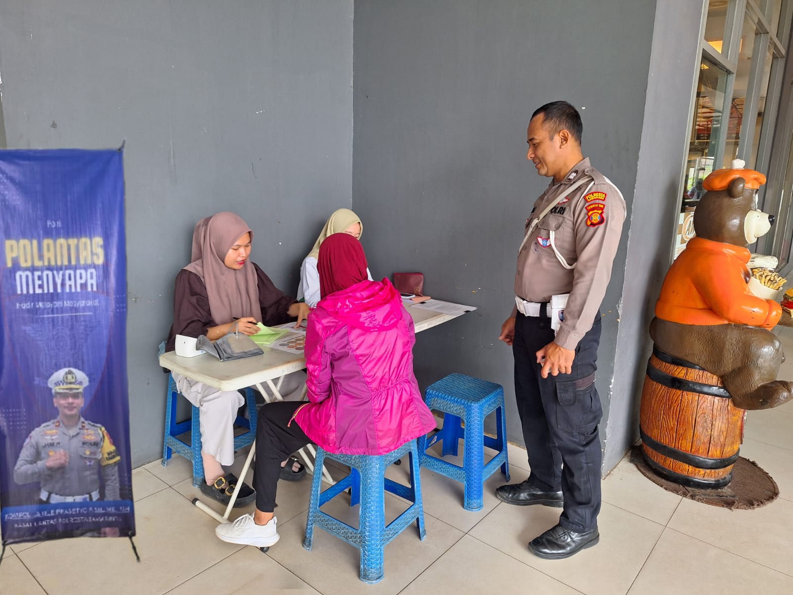 Dekatkan Diri dengan Masyarakat, Satlantas Polresta Samarinda Gelar Aksi 